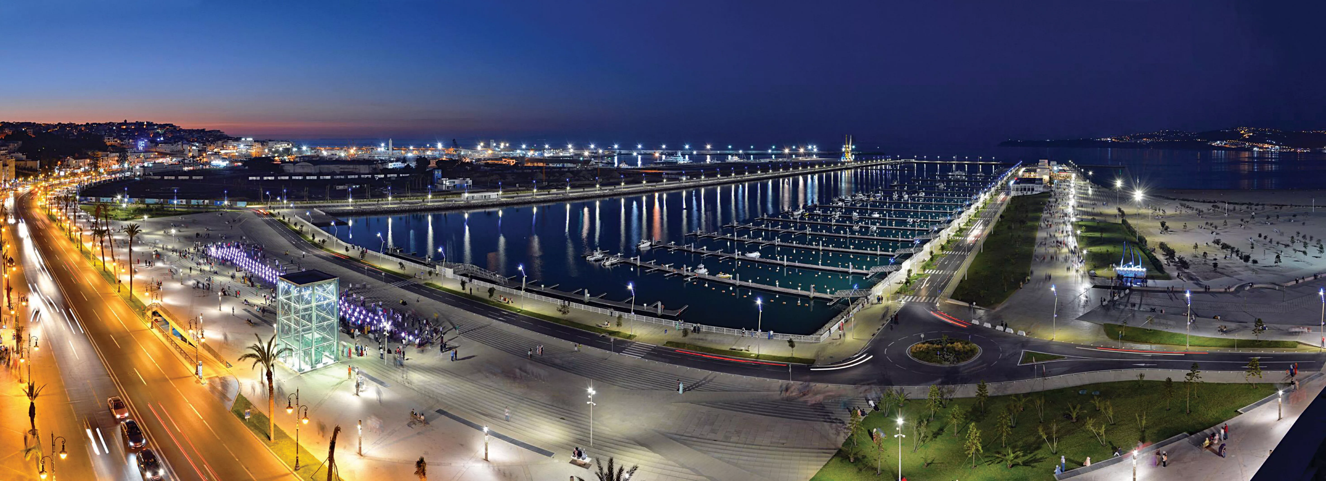 Tangier Marina — vue panoramique nocturne